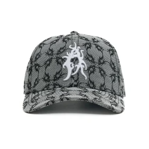 Cappello in tessuto ATIER con ricami e chiusura in vera pelle tamburellata