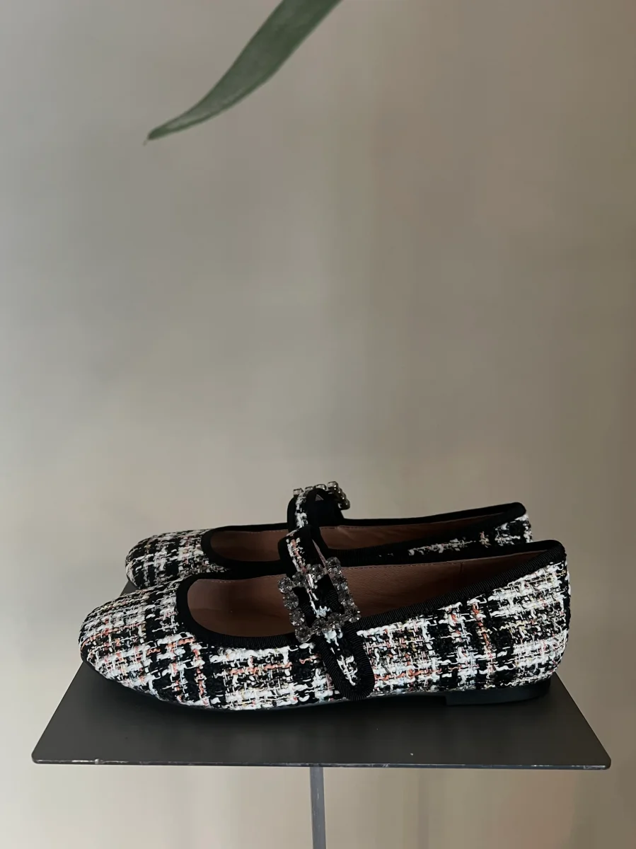 Scarpa in Tweed con fibbia in strass - immagine 9
