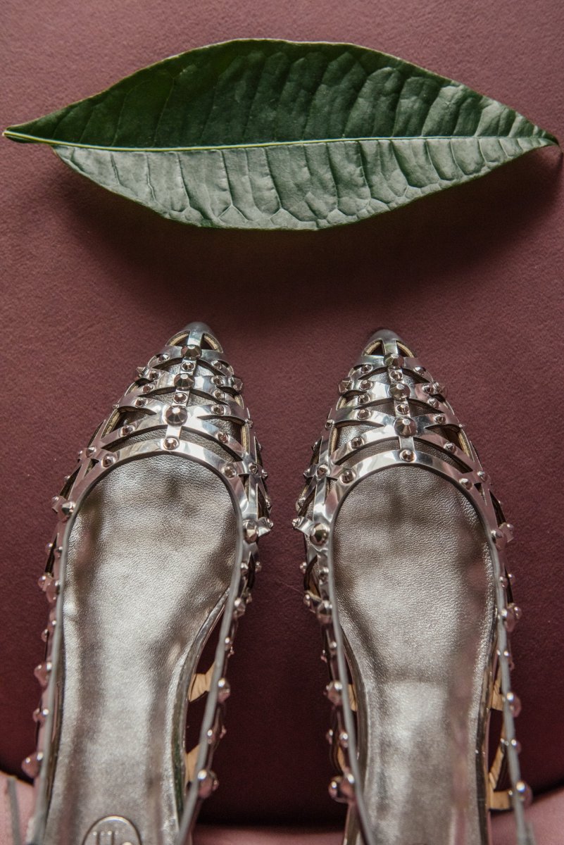 Slingback in pelle con borchiette in pelle specchio - immagine 9
