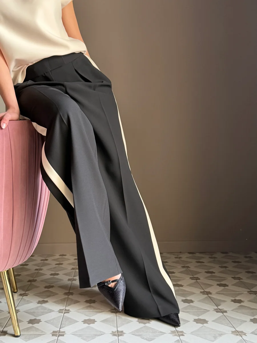 Pantalone a palazzo in crepe fluido con banda laterale - immagine 3