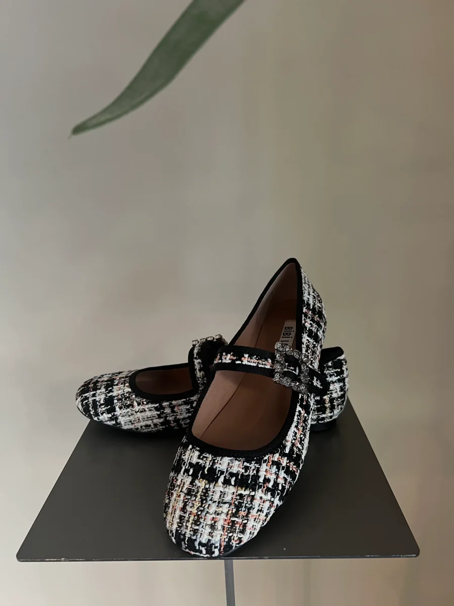 Scarpa in Tweed con fibbia in strass - immagine 4