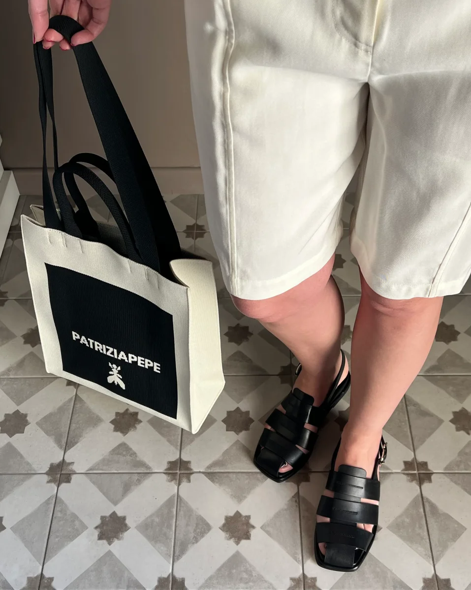 Sandalo a gabbia in pelle nero - immagine 9