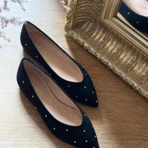 Decolletè flat in suede nera