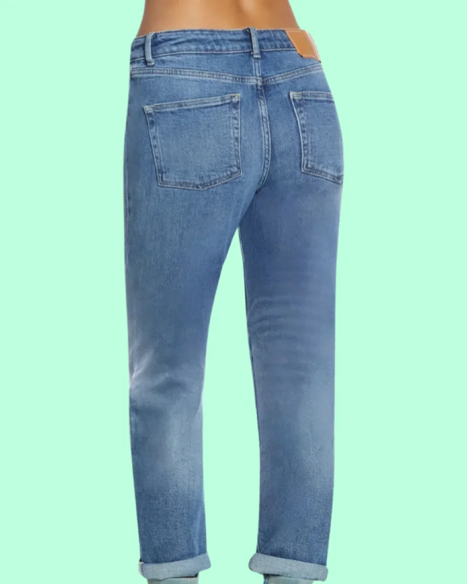 Jeans "Regular Fit". Jeans denim resistente a gamba dritta vita media e chiusura con zip e bottone - immagine 4