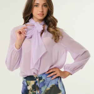Blusa in georgette con fusciacca al collo